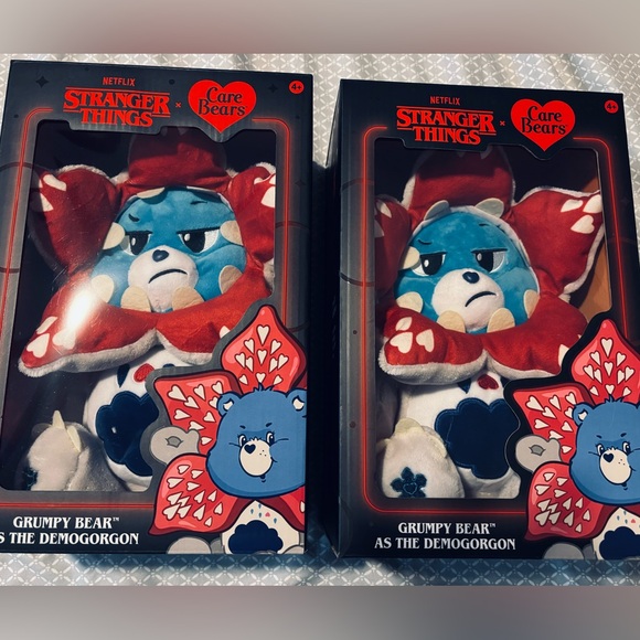Netflix x Care Bears Grumpy Bear as Demogorgon - Picture 2 of 3